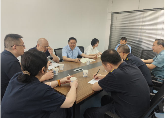 重慶中煙(yān)物(wù)資部調研宏聲集團高(gāo)速機(jī)适應性攻關項目進度