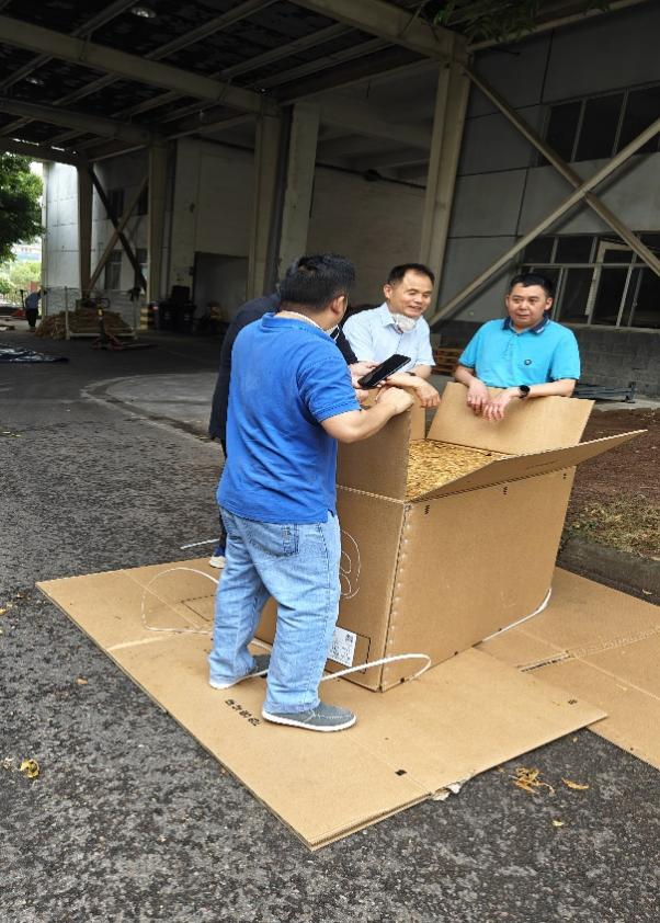 集團市(shì)場(chǎng)營銷部回訪四川複烤公司